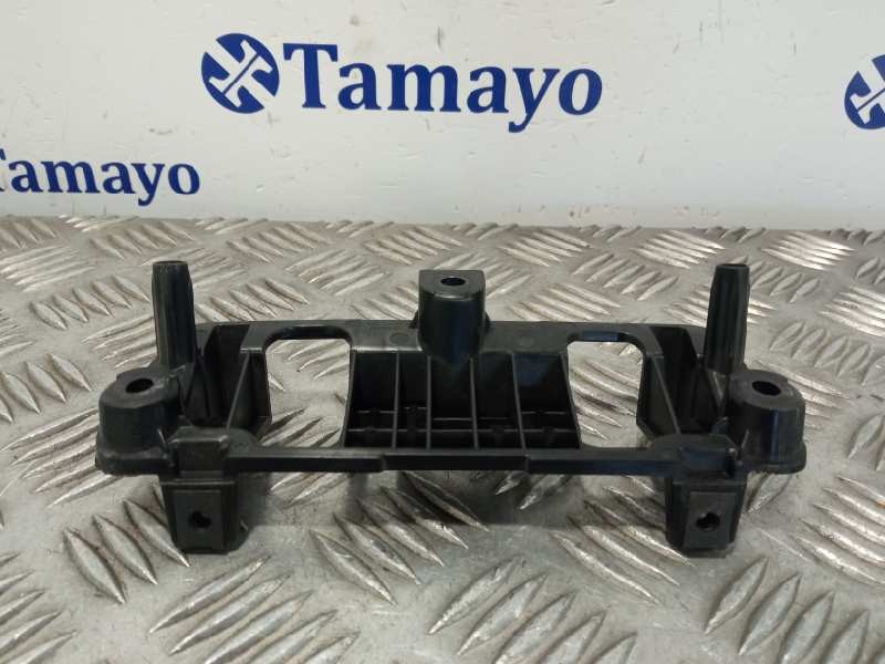 Recambio de soporte para mercedes-benz clase gla (w156) referencia OEM IAM A1766800014  