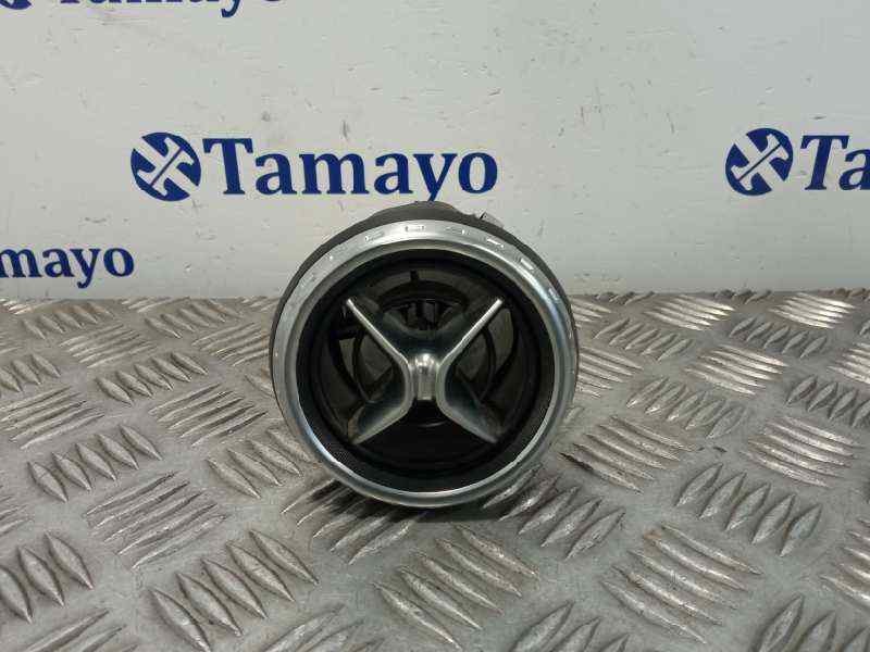 Recambio de rejilla aireadora para mercedes-benz clase gla (w156) referencia OEM IAM A1568300154  Y093243100D