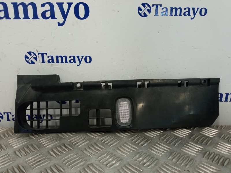 Recambio de moldura para mercedes-benz clase gla (w156) referencia OEM IAM A1766800106 T0517274 1123369X