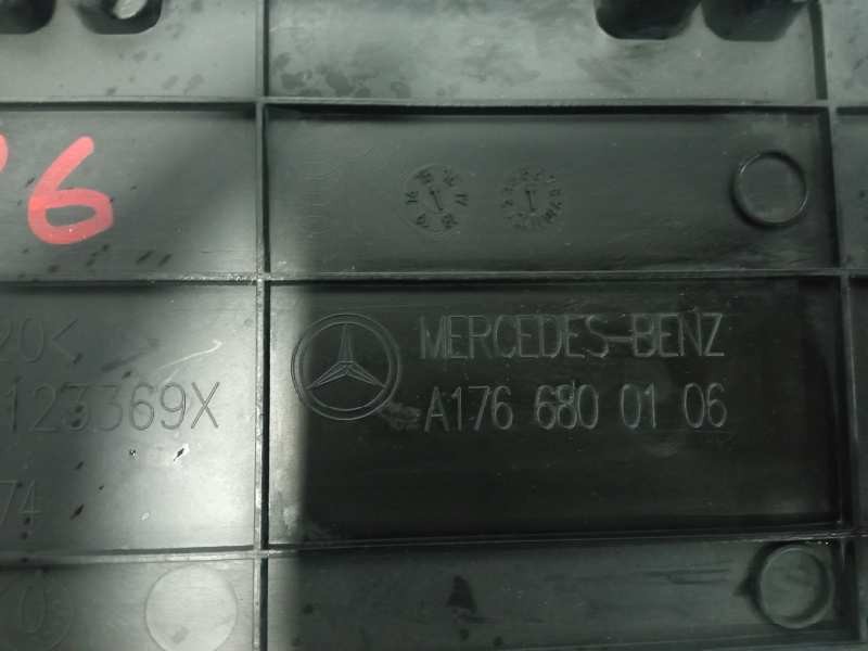 Recambio de moldura para mercedes-benz clase gla (w156) referencia OEM IAM A1766800106 T0517274 1123369X
