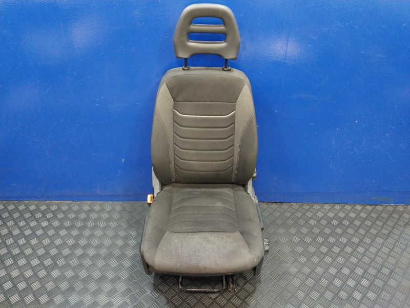 Recambio de asiento delantero izquierdo para iveco daily vi 33s16 referencia OEM IAM   