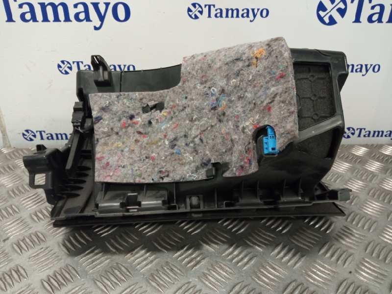 Recambio de guantera para mercedes-benz clase gla (w156) referencia OEM IAM A10200  GH76L0XX