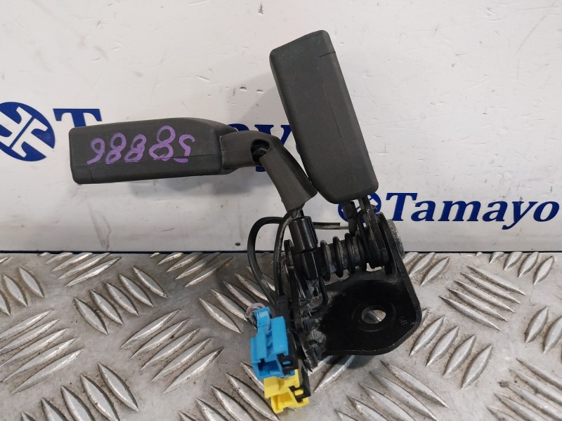 Recambio de enganche cinturon trasero central para mercedes-benz clase gla (w156) referencia OEM IAM A1768600469  