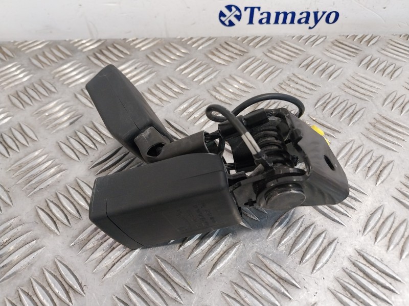 Recambio de enganche cinturon trasero central para mercedes-benz clase gla (w156) referencia OEM IAM A1768600469  