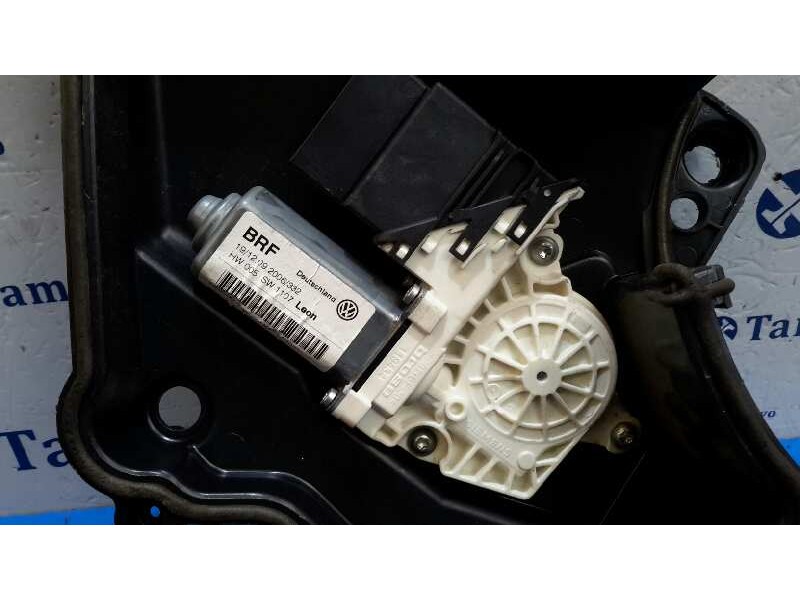 Recambio de elevalunas trasero izquierdo para seat leon (1p1) 2.0 tdi referencia OEM IAM 1P0839401B  1K0959703N
