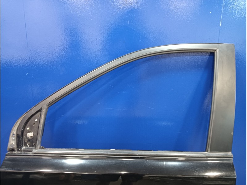 Recambio de puerta delantera izquierda para kia carnival 2.9 crdi cat referencia OEM IAM   