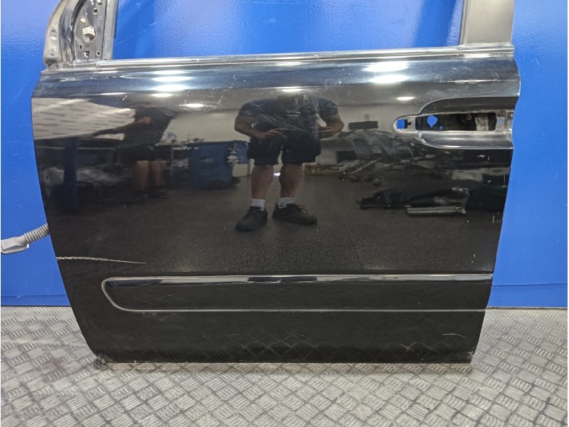 Recambio de puerta delantera izquierda para kia carnival 2.9 crdi cat referencia OEM IAM   