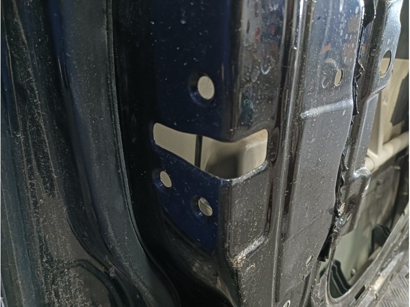 Recambio de puerta delantera izquierda para kia carnival 2.9 crdi cat referencia OEM IAM   