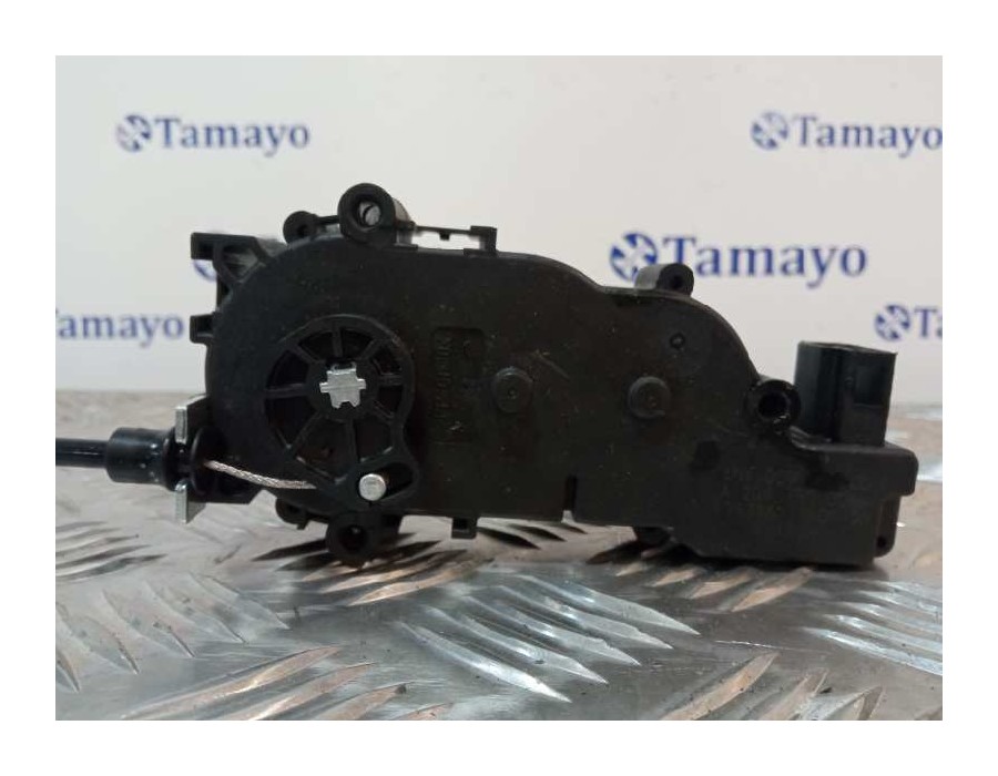 Recambio de motor cierre centralizado porton para mercedes-benz clase gla (w156) referencia OEM IAM A2047500060  6NW00942400