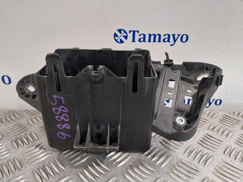 Recambio de soporte bateria para mercedes-benz clase gla (w156) referencia OEM IAM A2465450700  