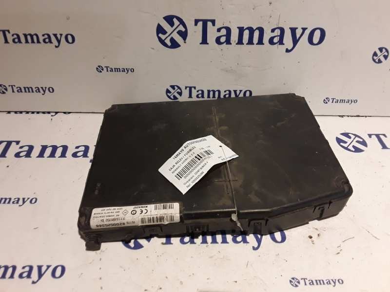 Recambio de caja reles / fusibles para renault scenic ii 2.0 referencia OEM IAM 8200525386  S118400250D