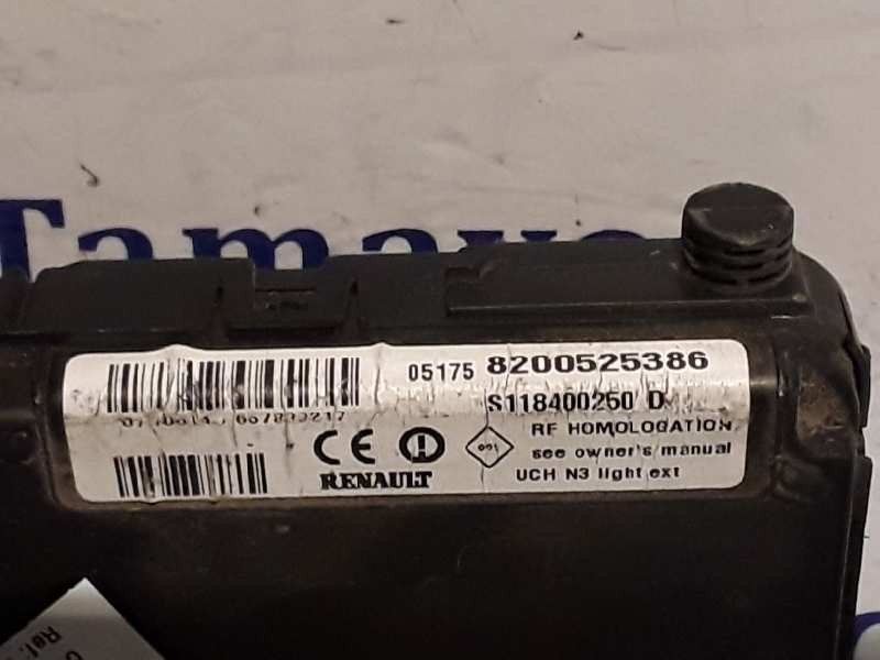 Recambio de caja reles / fusibles para renault scenic ii 2.0 referencia OEM IAM 8200525386  S118400250D