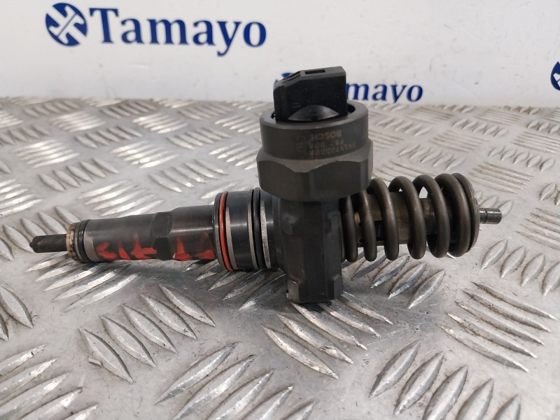 Recambio de inyector para volkswagen passat berlina (3b3) referencia OEM IAM 038130073AA  0414720028