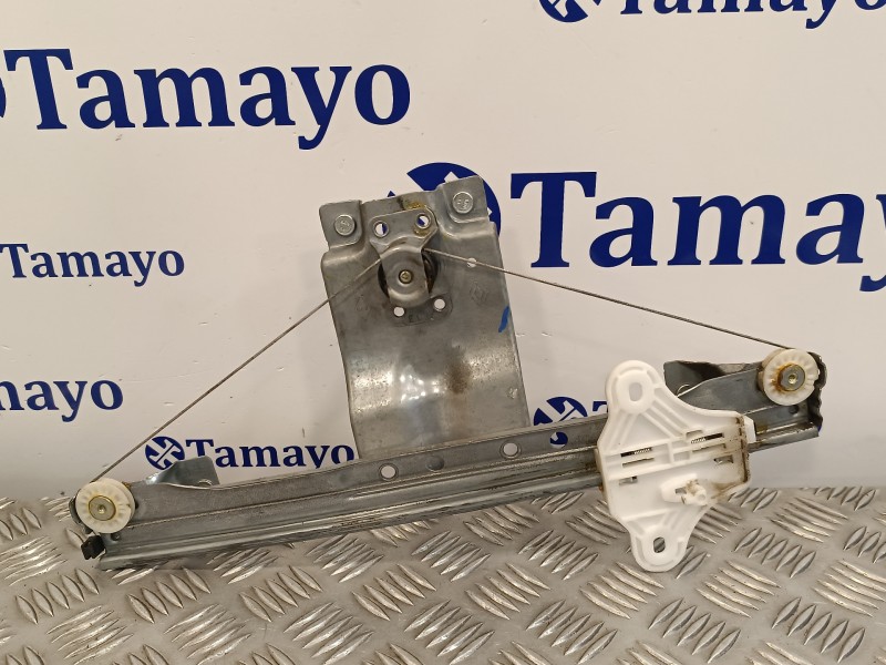 Recambio de elevalunas trasero derecho para renault clio iv 0.9 referencia OEM IAM 827003722R  