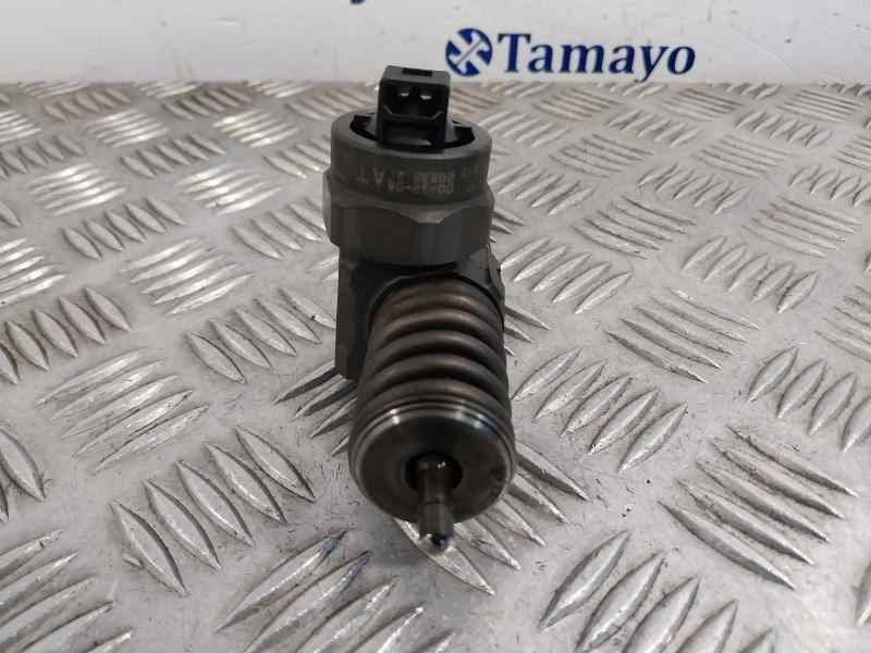 Recambio de inyector para volkswagen passat berlina (3b3) referencia OEM IAM 038130073AA  0414720028