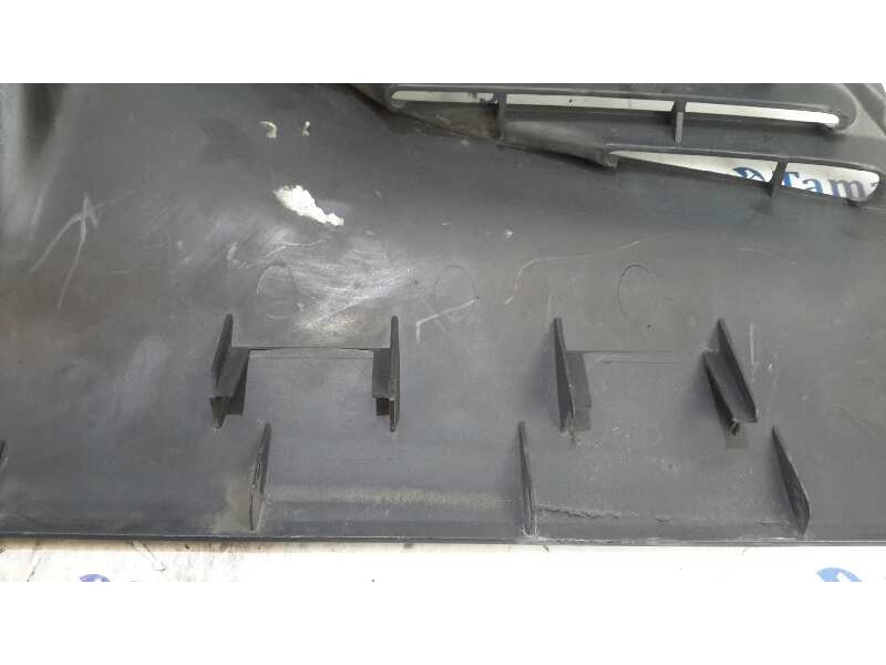 Recambio de rejilla delantera para renault laguna (b56) 1.8 mono cat referencia OEM IAM 7700819948  