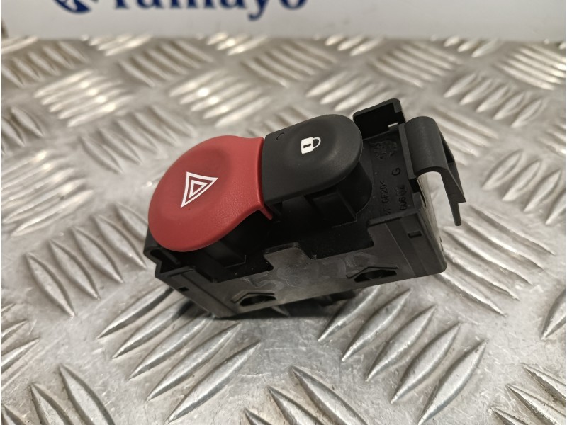 Recambio de warning para smart forfour eq referencia OEM IAM E3160102  