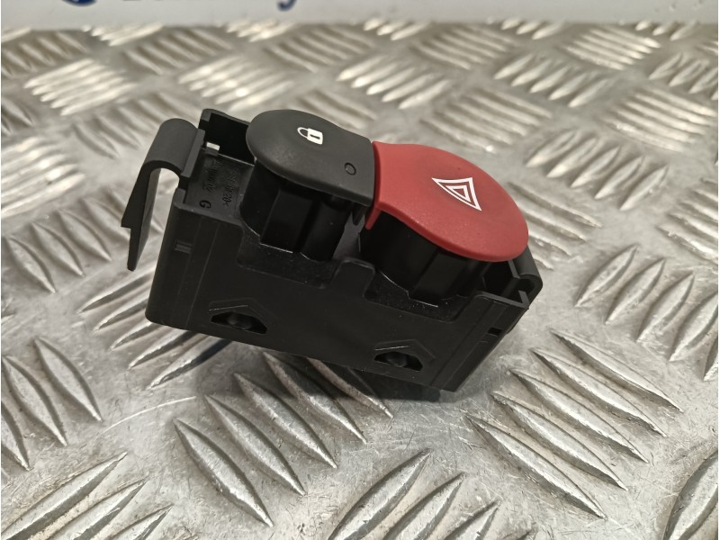 Recambio de warning para smart forfour eq referencia OEM IAM E3160102  