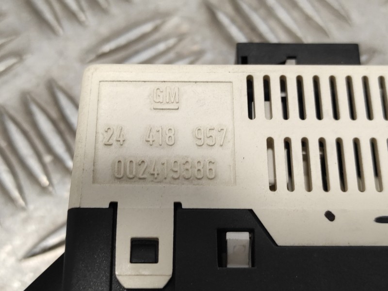 Recambio de pantalla / mando multifuncion para opel astra g berlina 2.0 dti referencia OEM IAM 230000445292  
