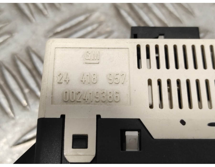 Recambio de pantalla / mando multifuncion para opel astra g berlina 2.0 dti referencia OEM IAM 230000445292  