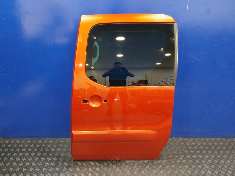 Recambio de puerta lateral corredera izquierda para peugeot partner kombi referencia OEM IAM   