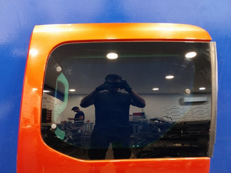 Recambio de puerta lateral corredera izquierda para peugeot partner kombi referencia OEM IAM   