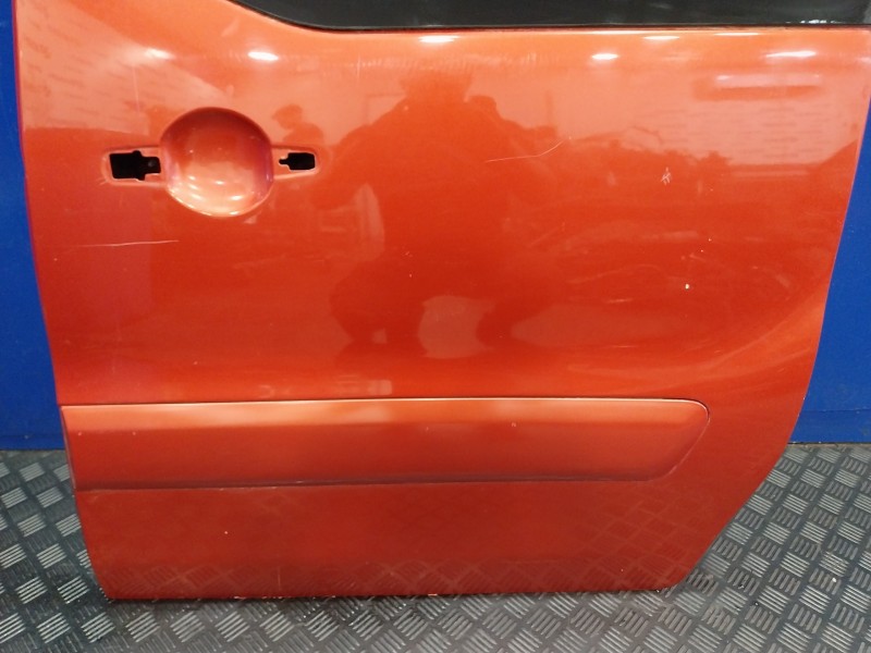 Recambio de puerta lateral corredera izquierda para peugeot partner kombi referencia OEM IAM   
