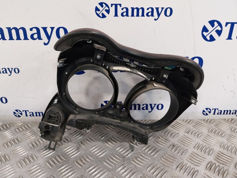 Recambio de moldura para nissan juke (f15) referencia OEM IAM 682P11KG0A  682401K