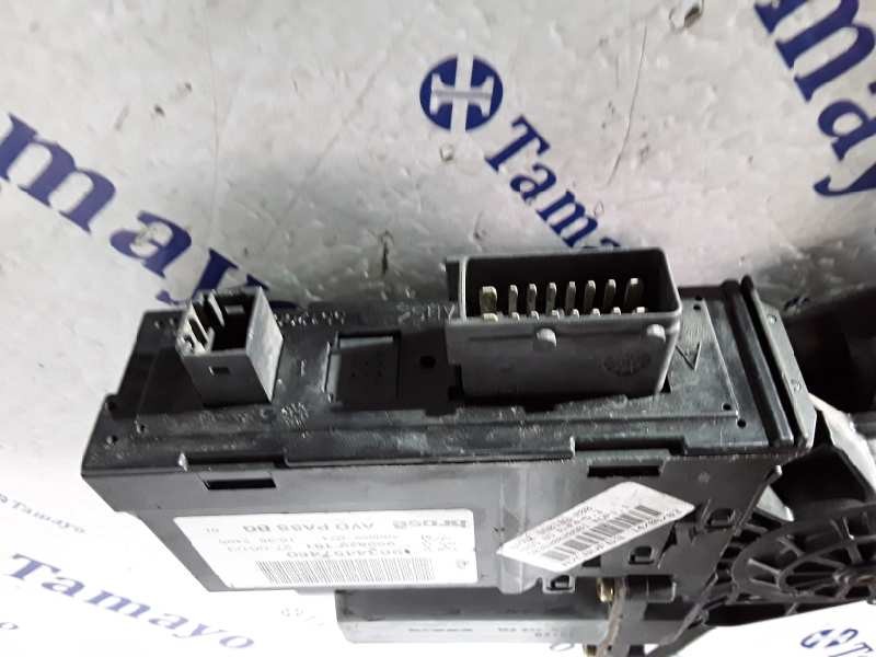 Recambio de elevalunas delantero derecho para peugeot 307 berlina (s2) 1.6 hdi referencia OEM IAM 9634457480  