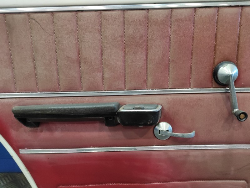 Recambio de puerta trasera izquierda para seat 124 1430 referencia OEM IAM   