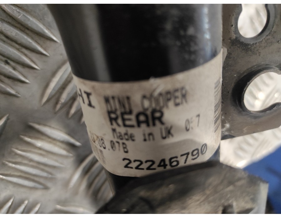 Recambio de amortiguador trasero derecho para mini mini (r56) 1.4 16v cat referencia OEM IAM 22246790  