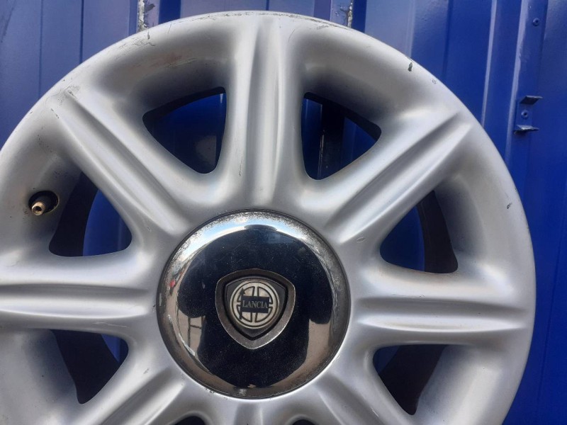 Recambio de llanta para lancia lybra berlina referencia OEM IAM 46516996  