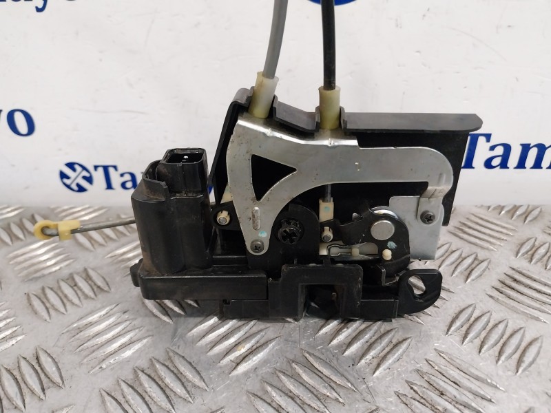 Recambio de cerradura puerta delantera izquierda para ssangyong rodius 2.7 turbodiesel cat referencia OEM IAM   