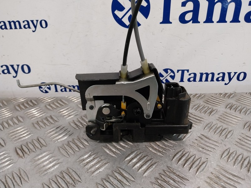 Recambio de cerradura puerta delantera derecha para ssangyong rodius 2.7 turbodiesel cat referencia OEM IAM   