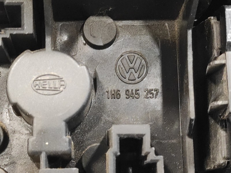 Recambio de piloto trasero izquierdo para volkswagen golf iii berlina (1h1) 2.0 referencia OEM IAM 1H6945257  