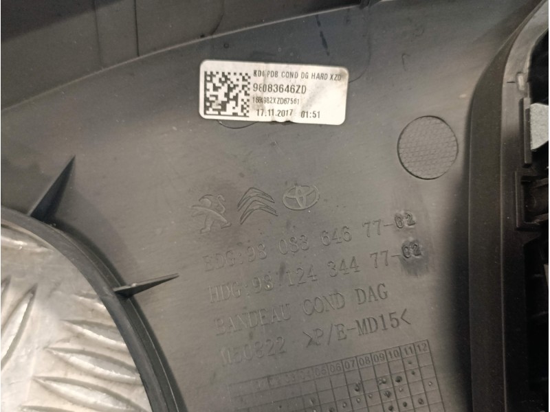 Recambio de moldura para toyota proace referencia OEM IAM 9808364677  9812434477