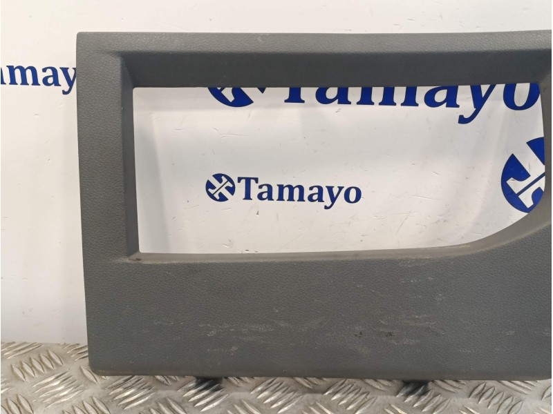 Recambio de moldura para toyota proace referencia OEM IAM 98083853ZM  