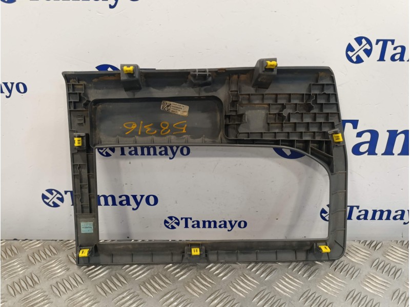 Recambio de moldura para toyota proace referencia OEM IAM 98083853ZM  