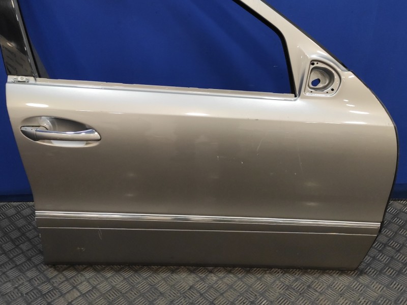 Recambio de puerta delantera derecha para mercedes-benz clase e (w211) berlina 2.6 cat referencia OEM IAM   