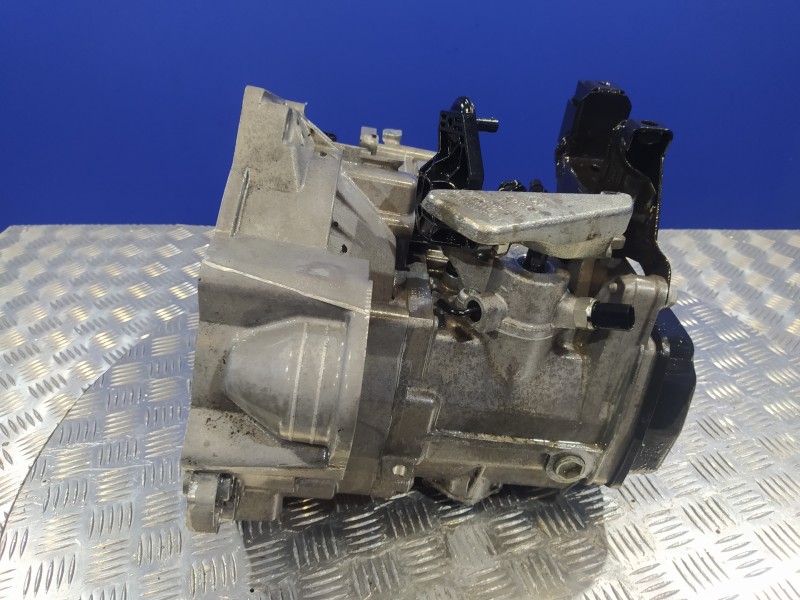 Recambio de caja cambios para volkswagen polo (6r1) 1.6 tdi referencia OEM IAM KFK  