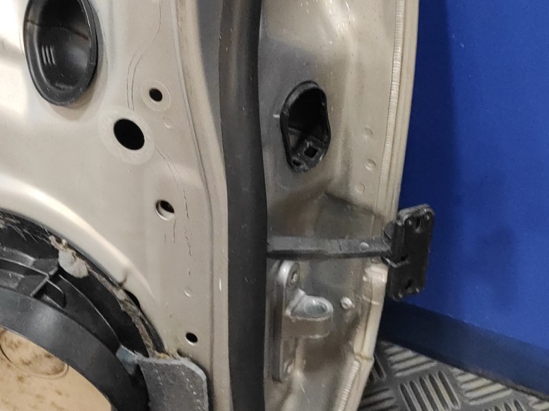 Recambio de puerta trasera izquierda para mercedes-benz clase e (w211) berlina 2.6 cat referencia OEM IAM   