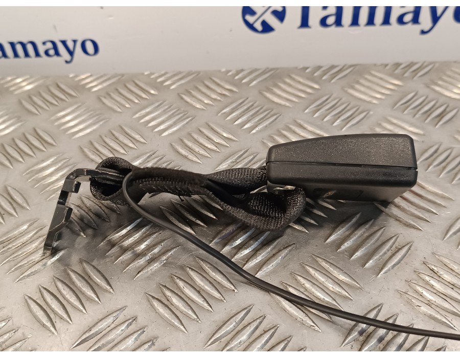 Recambio de cinturon seguridad trasero central para opel corsa e referencia OEM IAM 629472200A N13427737 401266978