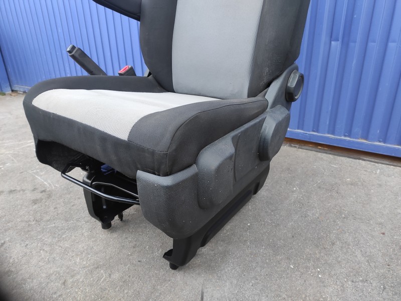 Recambio de asiento delantero izquierdo para toyota proace referencia OEM IAM   