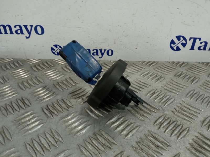 Recambio de tapon combustible para peugeot partner kombi referencia OEM IAM 10014390100  