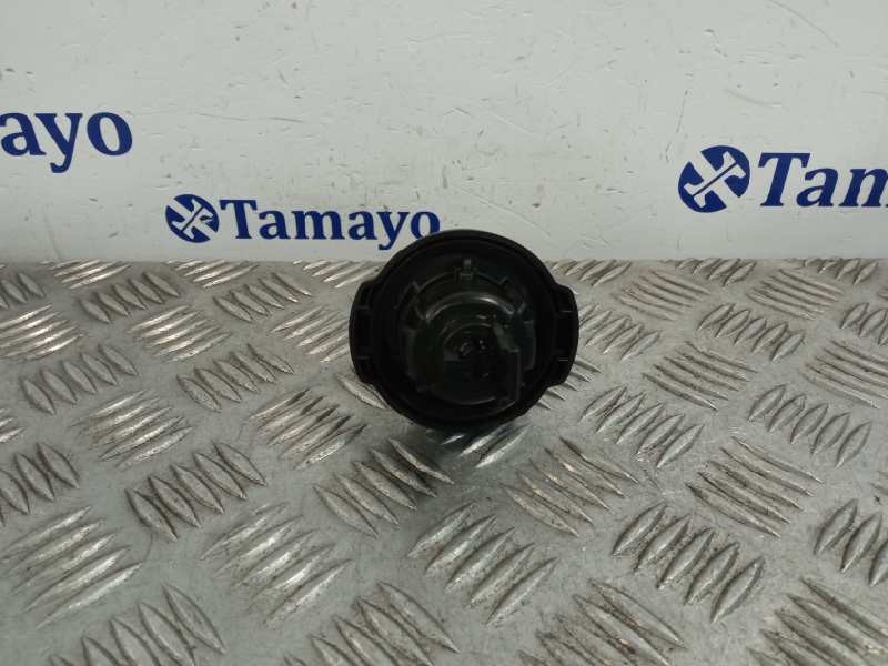 Recambio de tapon combustible para peugeot partner kombi referencia OEM IAM 10014390100  