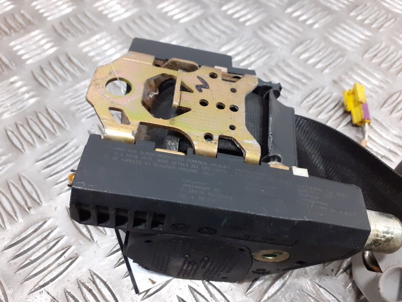Recambio de cinturon seguridad delantero izquierdo para volkswagen golf iv berlina (1j1) 1.6 16v referencia OEM IAM 33014052A  