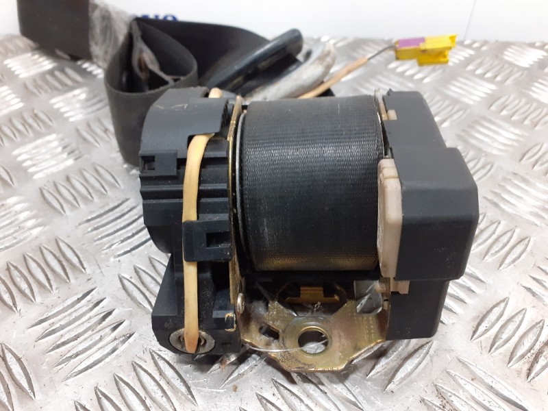 Recambio de cinturon seguridad delantero izquierdo para volkswagen golf iv berlina (1j1) 1.6 16v referencia OEM IAM 33014052A  