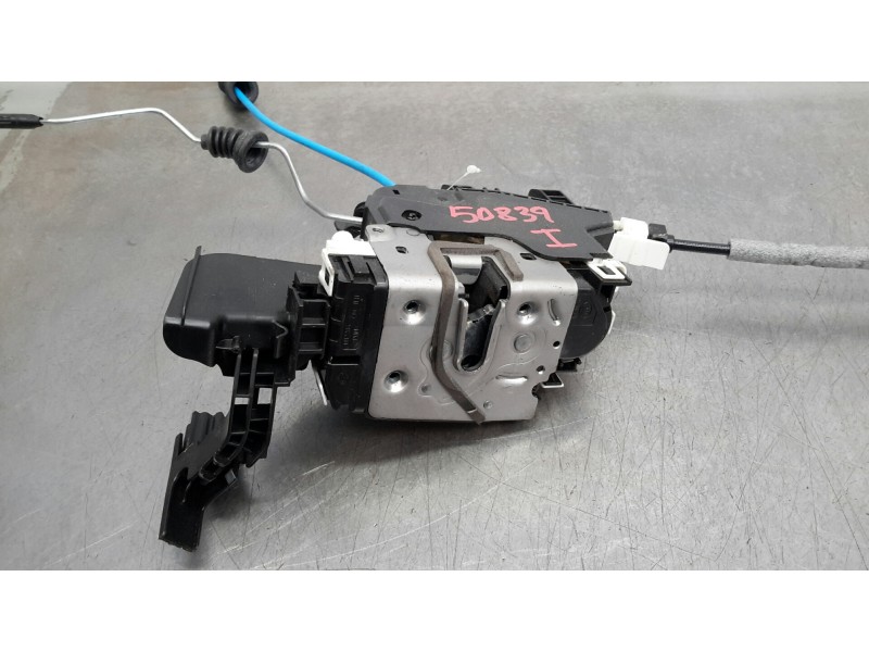 Recambio de cerradura puerta delantera izquierda para mercedes-benz clase a (w176) 1.6 cat referencia OEM IAM A1667200135  