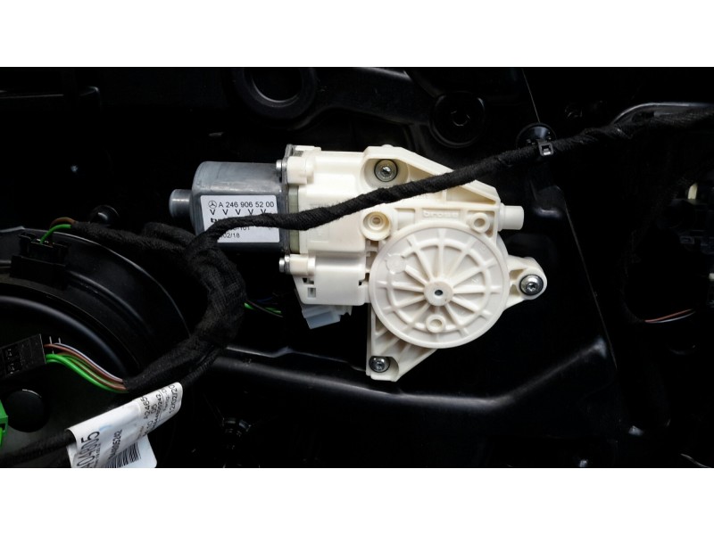 Recambio de elevalunas delantero derecho para mercedes-benz clase a (w176) 1.6 cat referencia OEM IAM A2469065200 A1237660022905