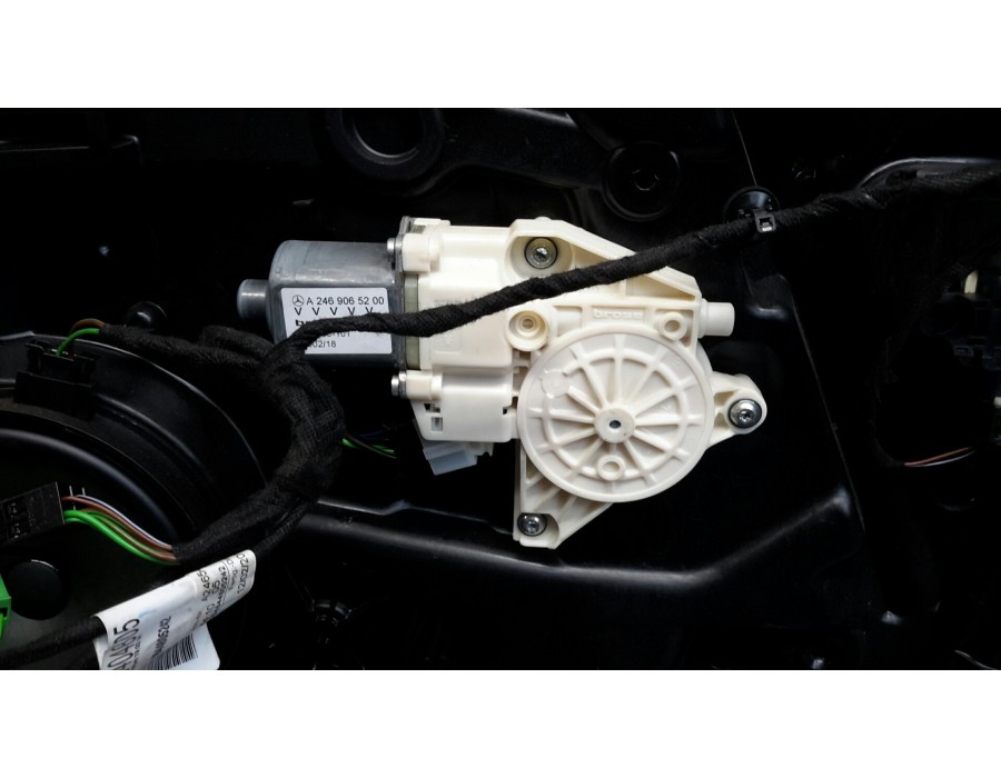 Recambio de elevalunas delantero derecho para mercedes-benz clase a (w176) 1.6 cat referencia OEM IAM A2469065200 A1237660022905
